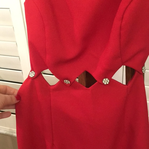 Cherry red formal dress - Picture 2 of 5